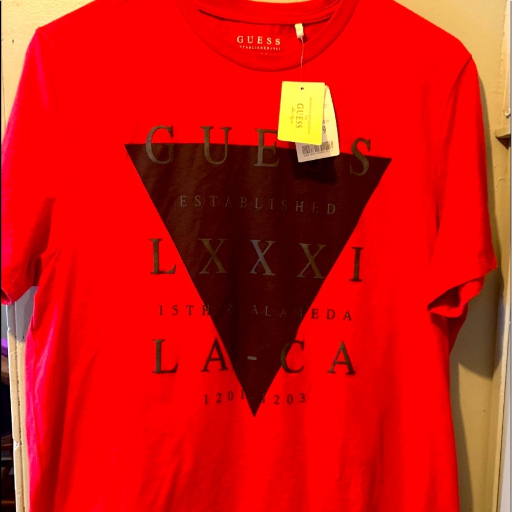 New with tags men’s Guess T-shirt